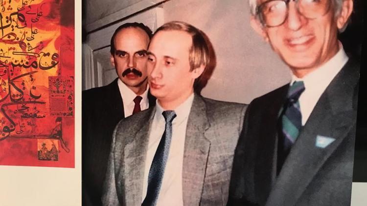 Putin, KGBdeyken Akyavaş sergisini gezmiş