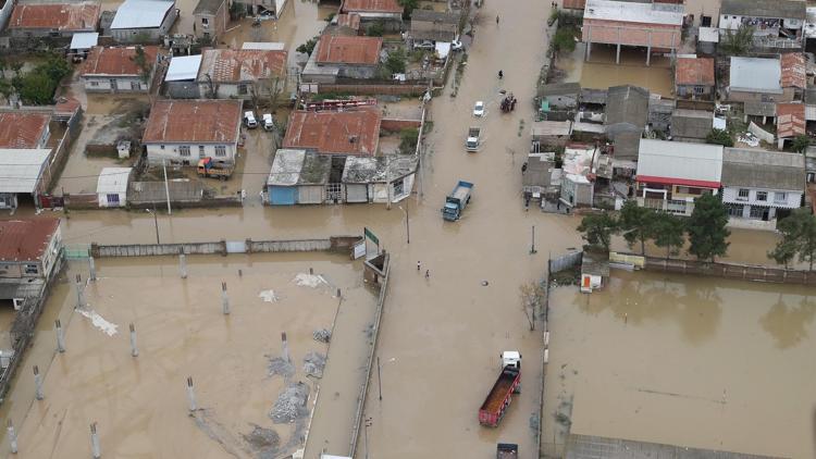 İrandaki sel felaketinde can kaybı 44e yükseldi