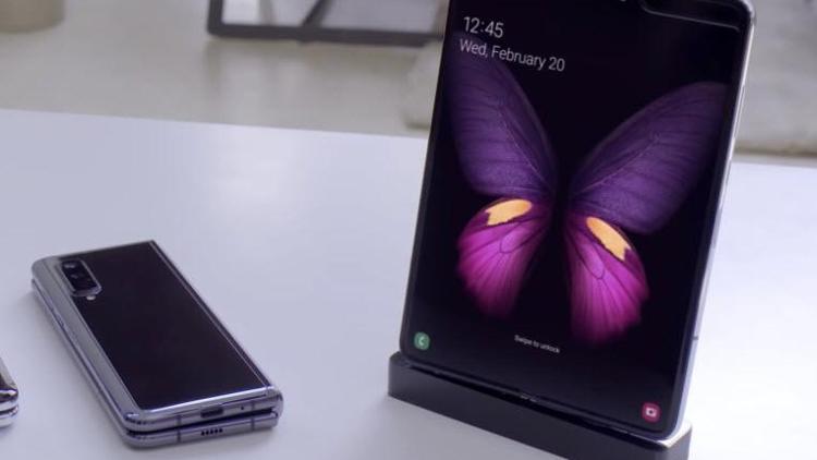 Samsung Galaxy Foldun ekranı katlanırken görüntülendi