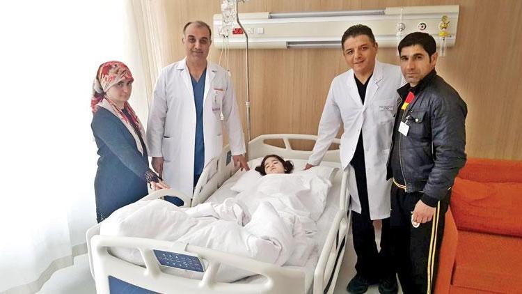 Türkiye’de ilk kez ‘süper kalça ameliyatı’ yapıldı: Elif Su artık yürüyebilecek