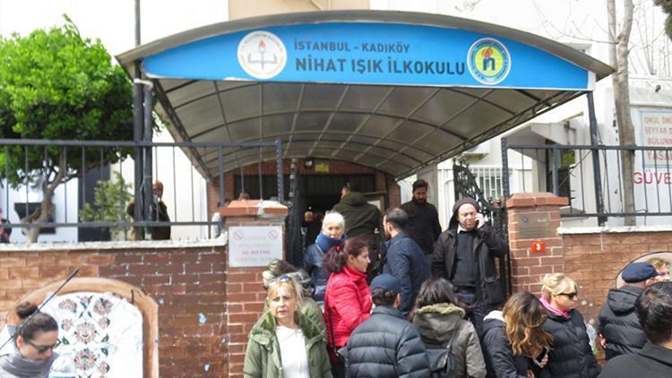 Kadıköy ve Esenyurtta muhtar adayları arasında kavga: 1 kişi bıçaklandı