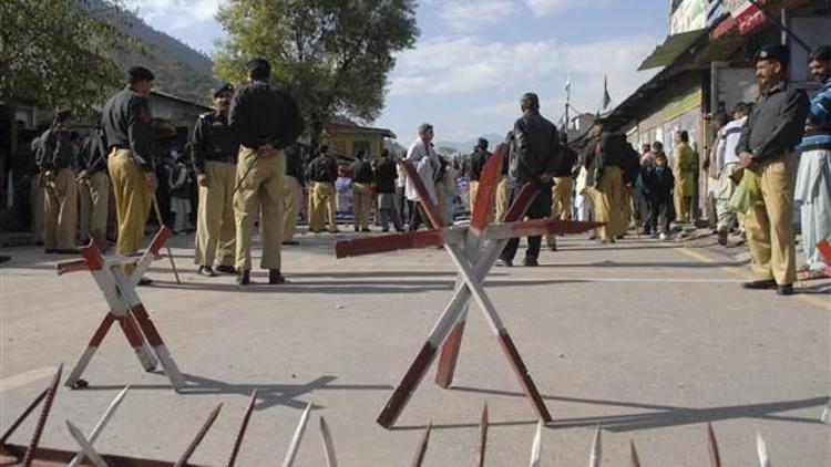 Pakistan-Hindistan sınırında gerginlik: 7 ölü