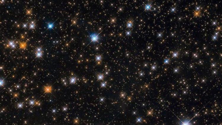 Hubble Teleskobu Yaban Ördeği Yıldız Kümesini fotoğrafladı