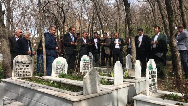 Şemdinlinin yeni başkanından Ahmet Budakın mezarına ziyaret