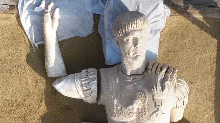 İmparator Traian 1 yılda ayağa kalktı