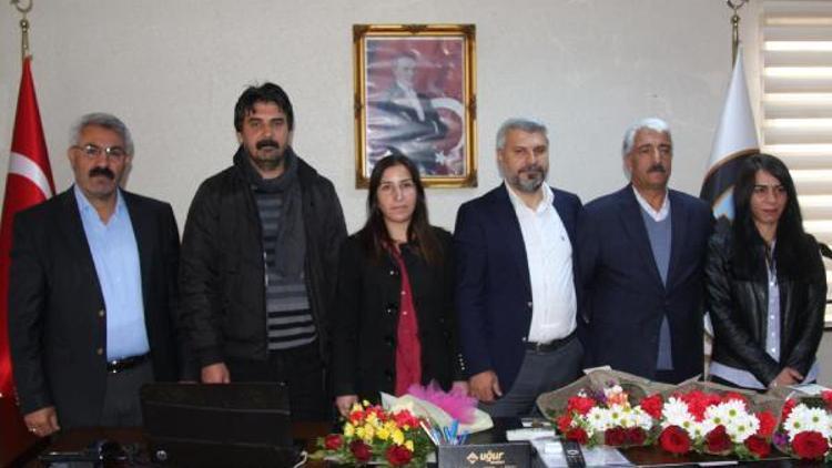 Erganide başkan seçilen HDPli Kaya göreve başladı