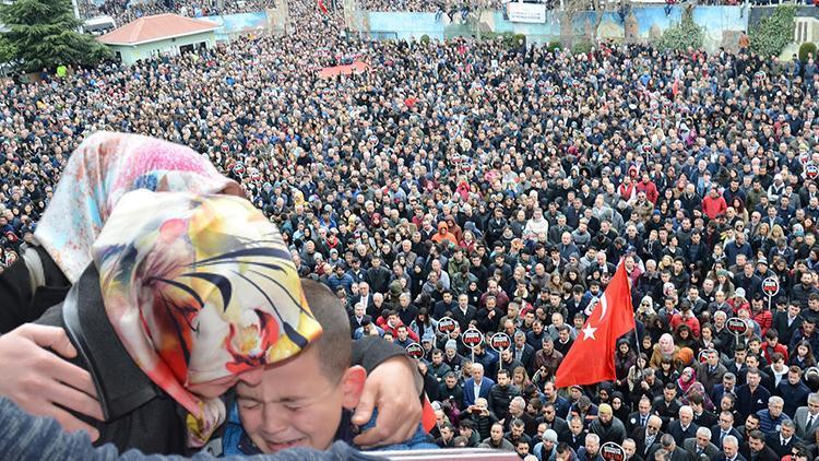 Necmeddin öğretmeni on binlerce kişi uğurladı