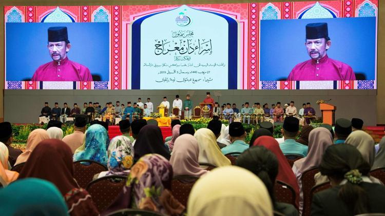 Brunei Sultanlığında İslam hukuku yürürlüğe girdi