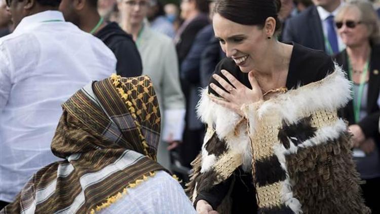 Yeni Zelanda Başbakanı cüzdanını unutan annenin parasını ödemiş
