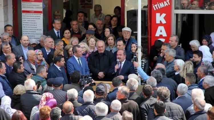 Mengen Belediye Başkanı Turhan Bulut mazbatasını aldı