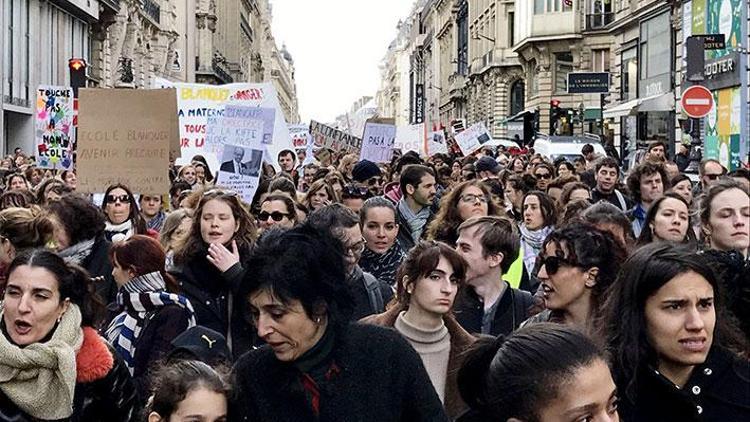 Fransa’da yüzlerce öğretmen grev yaptı