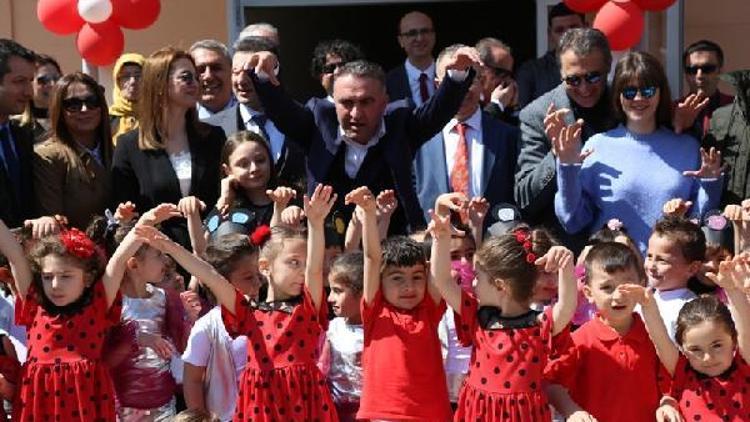 Fikret Orman, Arvinde anaokulu açılışına katıldı