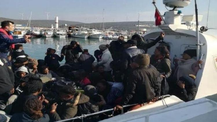Urla açıklarında 60 kaçak göçmen yakalandı
