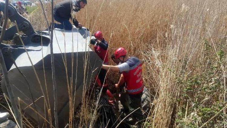 Özbek tarım işçisi, kanala düşen traktörün altında kalarak öldü