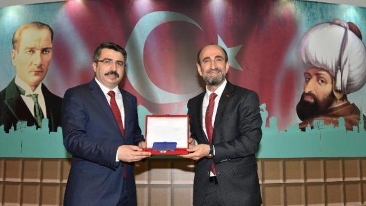 Yıldırım Belediye Başkanı AKPli Yılmaz, mazbatasını aldı