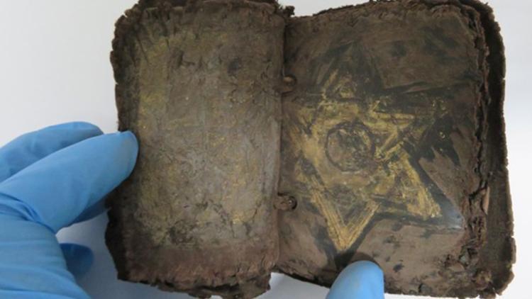 1500 yıllık ‘Amuled’ isimli gizemli kitap ele geçirildi