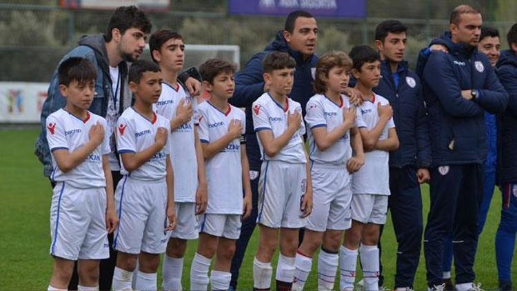 Altınorduya U12 İzmir Cup 2019 övgüsü