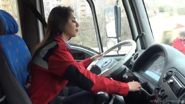 Üniversiteliler, kamyon kullanmak için ders alıyor