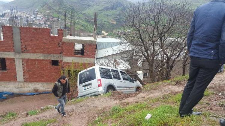 Diyarbakırda kaza; anne ve bebeği yaralı