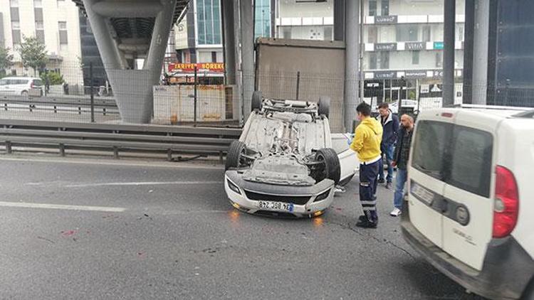 Beylikdüzü E-5’te feci kaza... Trafik durma noktasına geldi