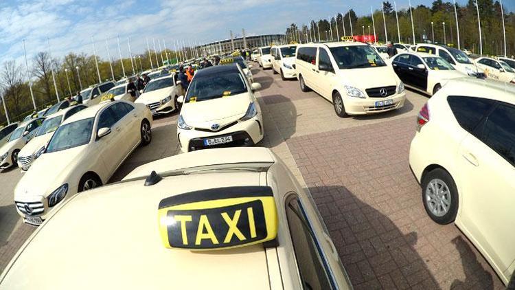 Taksiciler 30 şehirde kontak kapattı