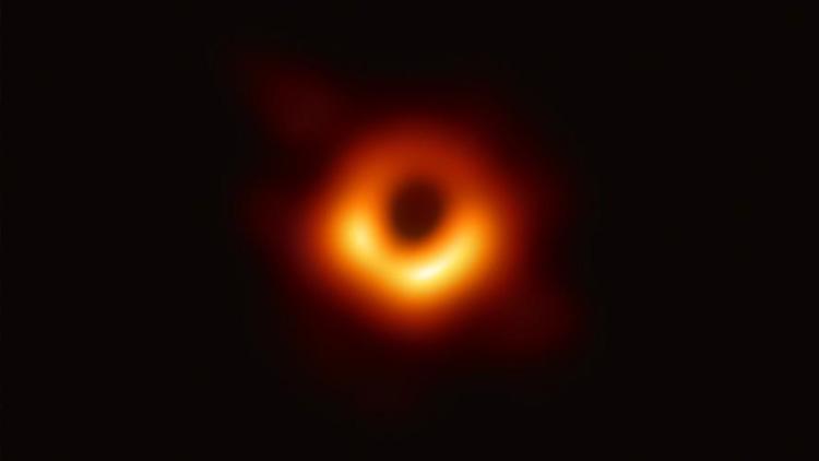Son dakika... İlk kara delik fotoğrafı yayınlandı