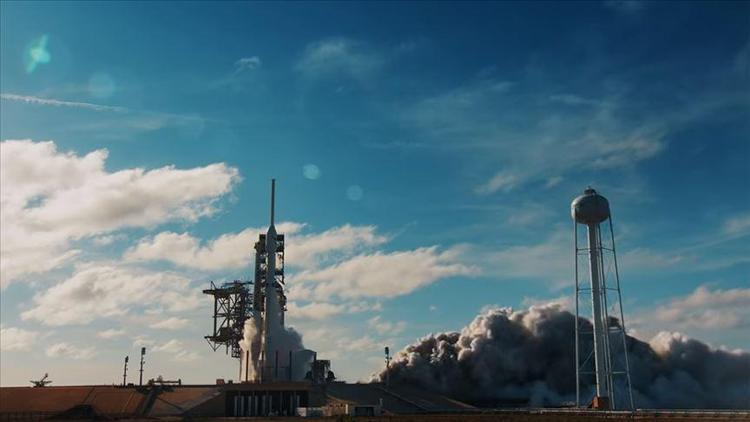 SpaceX Falcon Heavy roketinin fırlatılışını erteledi