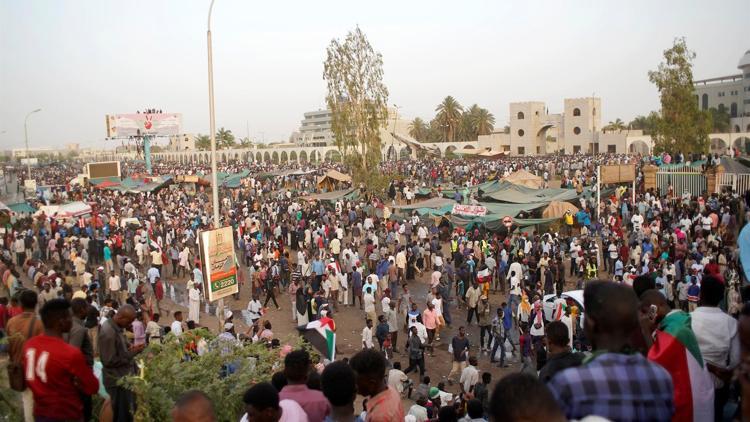 Sudanda Askeri Geçiş Konseyi siyasi partilerle bir araya gelecek