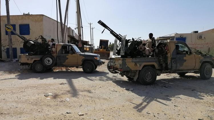 Libyada Hafter güçlerinden Zuvaraya hava saldırısı