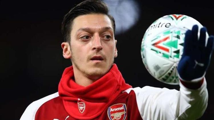 Mesut Özil gönülleri fethetti