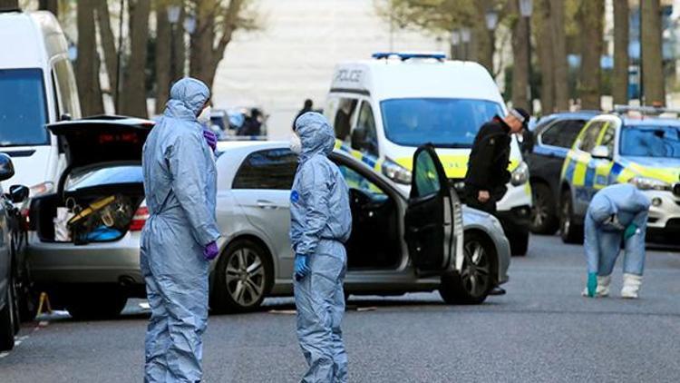 Son dakika... Londrada Büyükelçilik aracına saldırı
