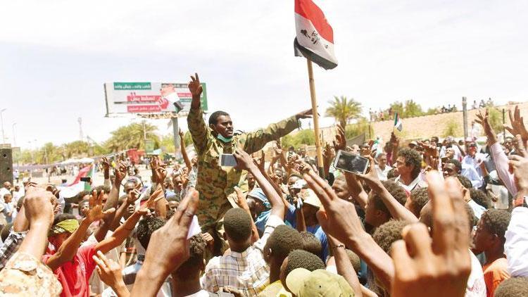 Sudan’da ABD’li diplomata brifing