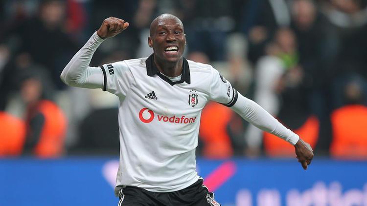 Atiba Hutchinson ile 1 yıl daha