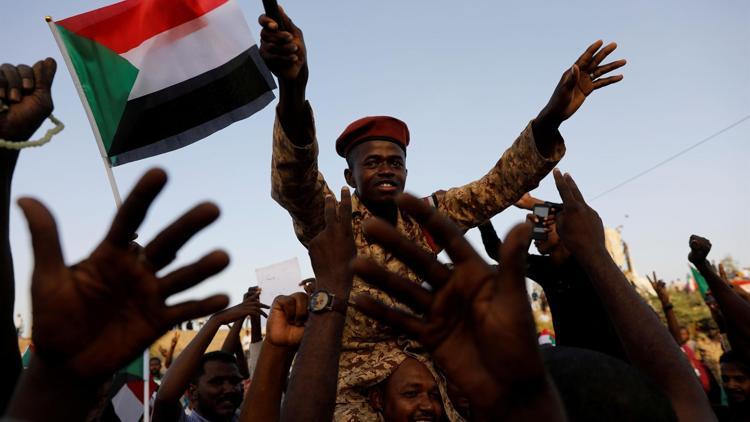 Mısır Cumhurbaşkanı Sisiden Sudana destek açıklaması