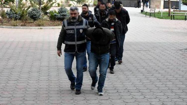 Sivas merkezli 6 ilde FETÖ operasyonu: 5 gözaltı