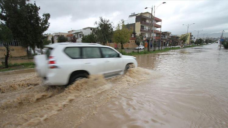 Irakta sel mağduru 200 aile güvenli bölgelere götürüldü