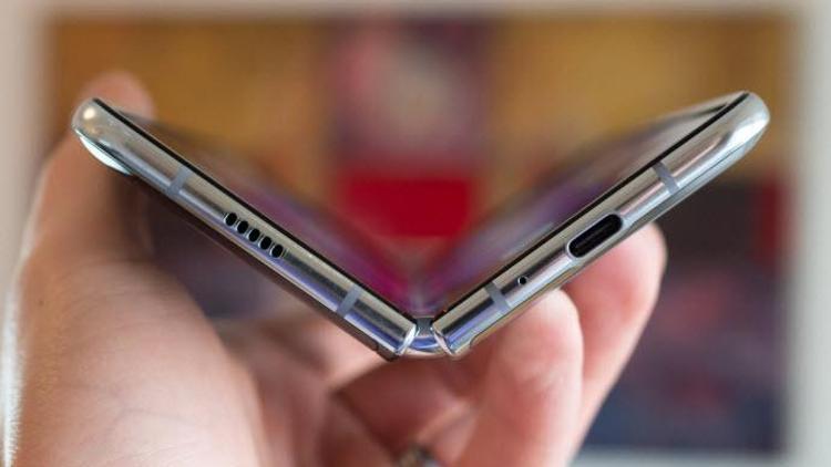 Samsung Galaxy Fold için çıkış tarihi değişti
