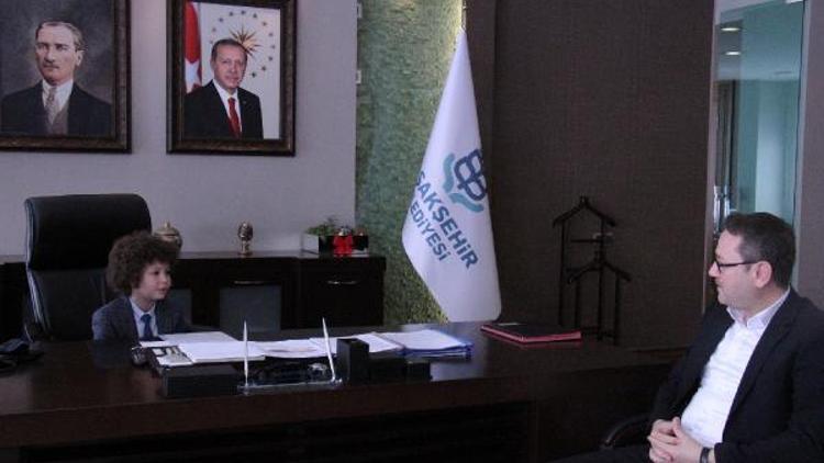 Başkan Kartoğlu, koltuğunu ilkokul öğrencisine devretti