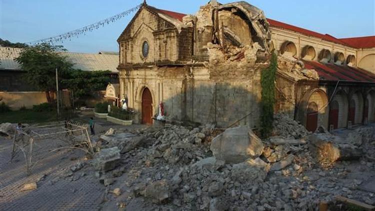 Filipinlerdeki depremde ölenlerin sayısı 11e yükseldi