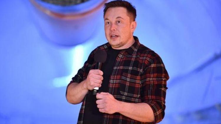Elon Musk: Bir milyon robot taksi yollara çıkacak