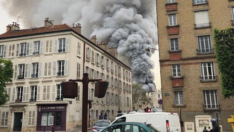 Paris’te yangın korkuttu