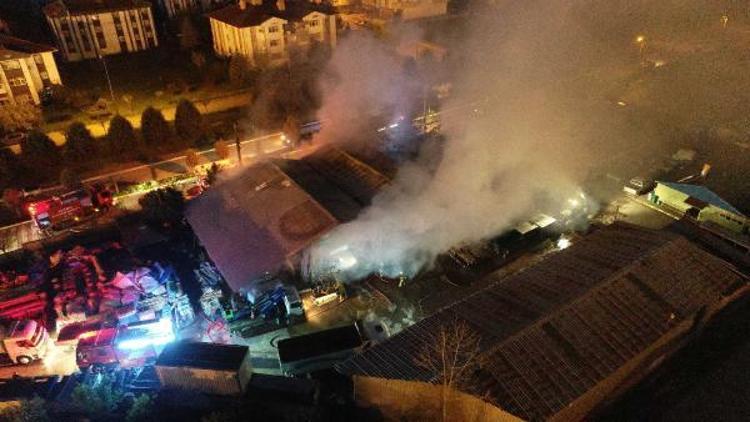 Kartepe Belediyesinin deposu alev alev yandı