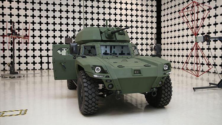 Türkiyenin ilk elektrikli zırhlı aracı Akrep II tanıtıldı