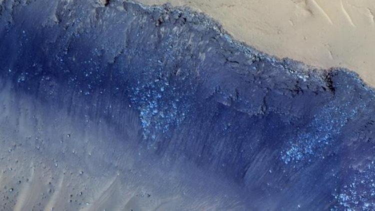 MRO uydusu Marstaki Cerberus Fossae oyuklarını görüntüledi