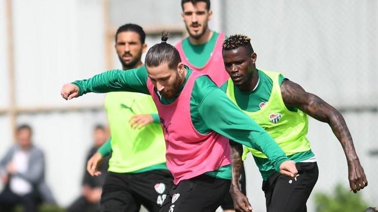 Akhisarspora attığını, diğer rakiplerine 2 maçta atamadı Bursaspor...