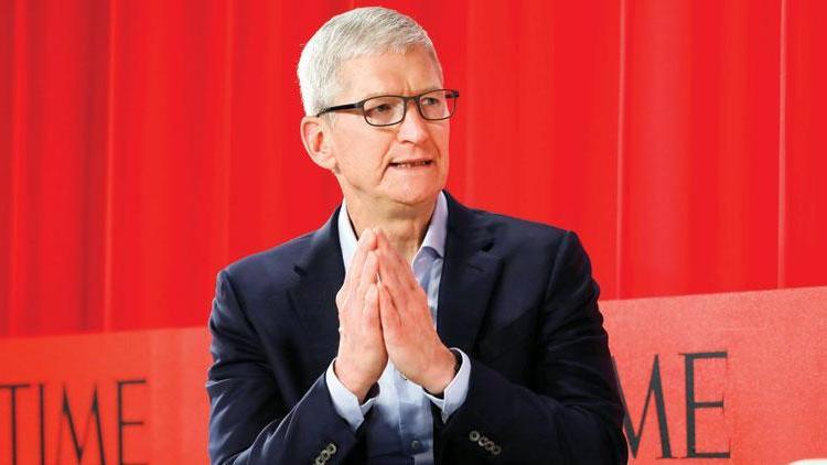 Apple CEOsu: Telefona değil karşındakinin gözüne bak