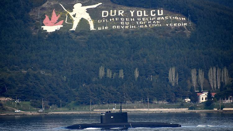 Rus Denizaltısı Stary Oskol, Çanakkale Boğazından geçti