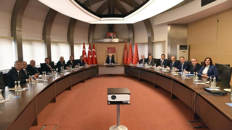 Kılıçdaroğlu, 11 CHP’li büyükşehir belediye başkanı ile bir araya geldi
