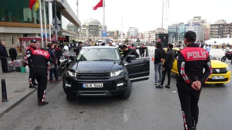 İstanbulda Kurt Kapanı-5 uygulaması... Bir çok noktada denetim yapıldı