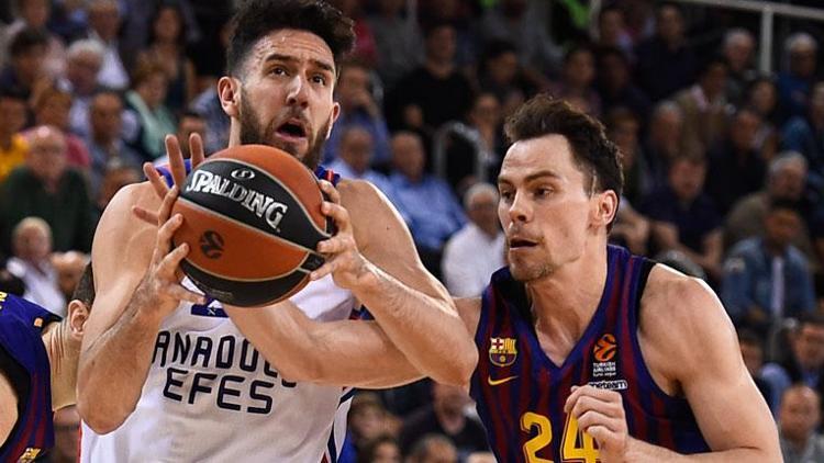 Anadolu Efes, son maça bıraktı